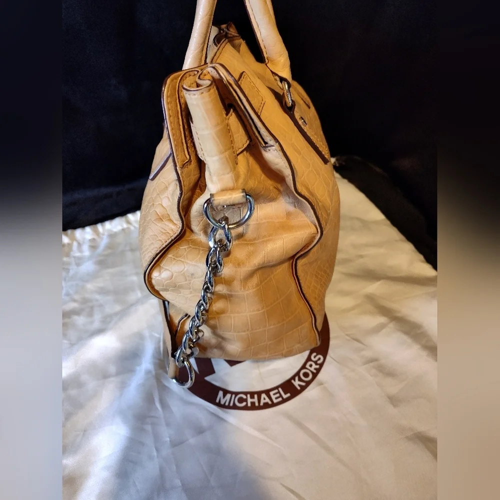 EUC Michael Kors Croc Embossed Handbag W/Jacquard Logo Lining With Dust Bag 🖤 - Picture 10 of 11